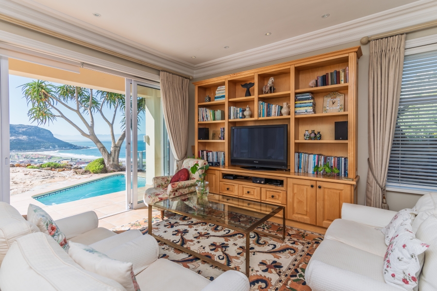 To Let 4 Bedroom Property for Rent in Fish Hoek Western Cape